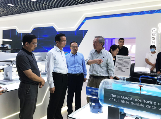 銅川市委各級領(lǐng)導(dǎo)蒞臨銅川產(chǎn)業(yè)技術(shù)研究院展覽館展示中心考察 銅川市委各級領(lǐng)導(dǎo)蒞臨銅川產(chǎn)業(yè)技術(shù)研究院展覽館展示中心考察